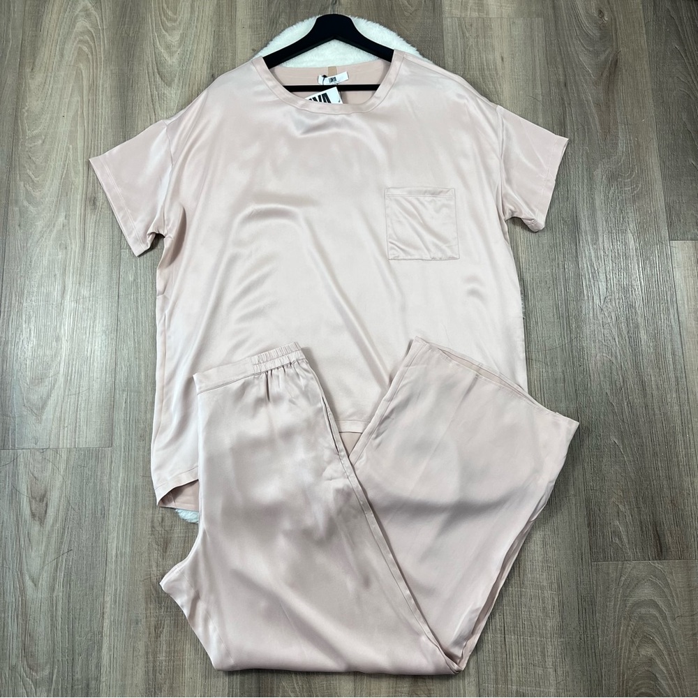 Lunya Washable Silk Tee Pant pajama Set - Picture 2 of 12
